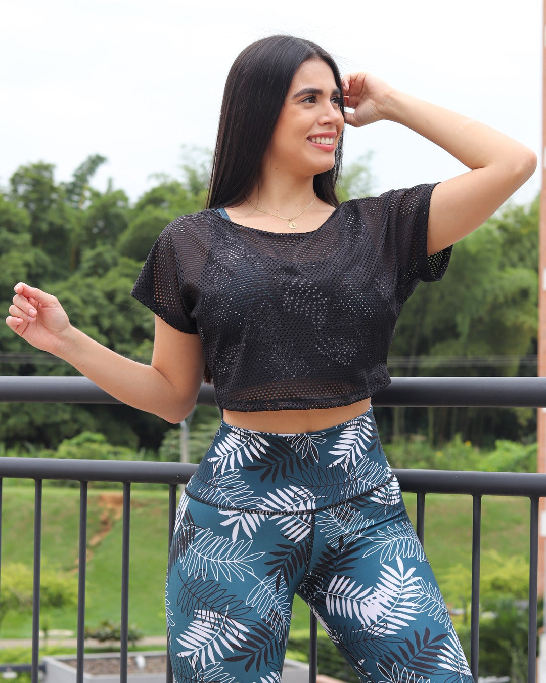 Blusa Hombro Bandeja en Tela Malla