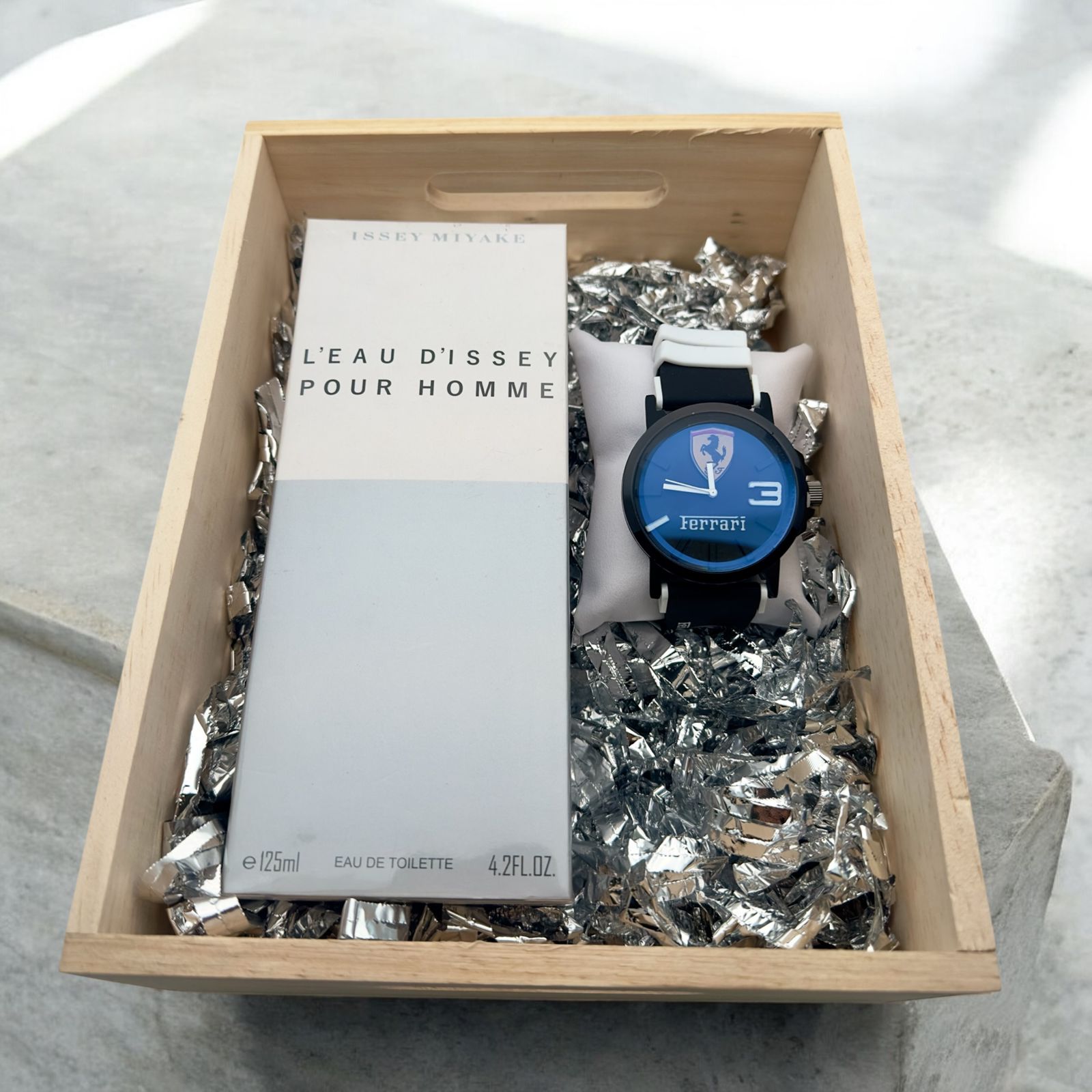 Combo Caballero – Reloj + Perfume + Caja de Presentación en Madera